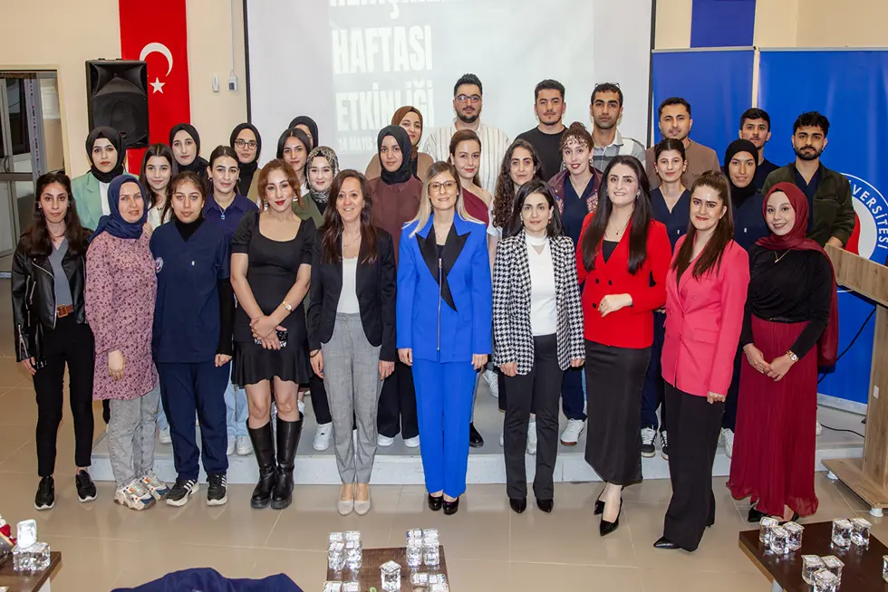 Üniversitemiz Sağlık Bilimleri Fakültesi tarafından, 12-18 Mayıs Hemşirelik Haftası kapsamında bir etkinlik düzenlendi.